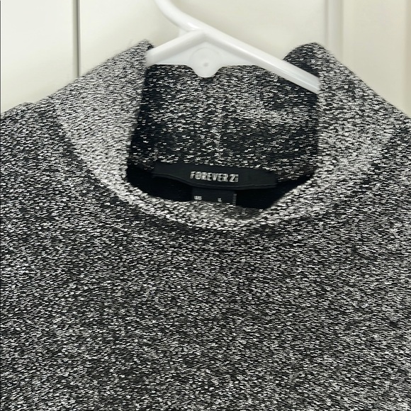 Sparkly Black Fitted Crop Long Sleeve Tee - Picture 2 of 3